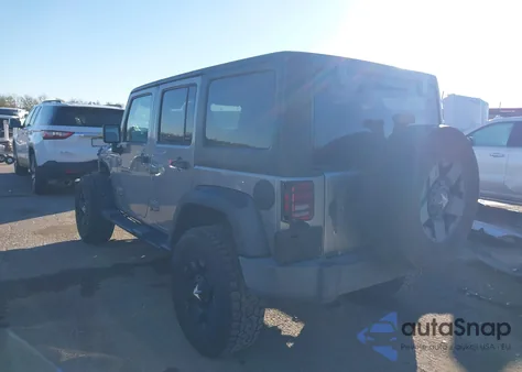 2014 Jeep Wrangler Unlimited Sport z USA, uszkodzony, nr VIN 1C4BJWDG3EL251424